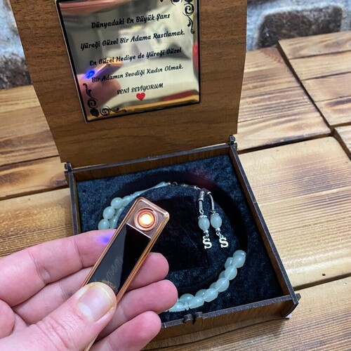 Kişiye Özel Elektronik Çakmak ve Karanlıkta Parlayan Tespih Seti