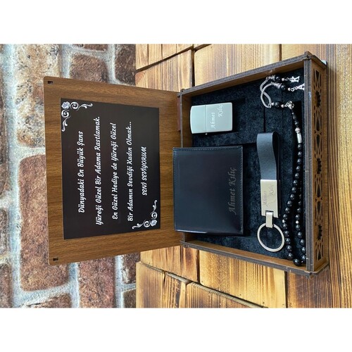 Kişiye Özel Şık Hediye Seti ( Çakmak-Tespih- Anahtarlık-Cüzdan)