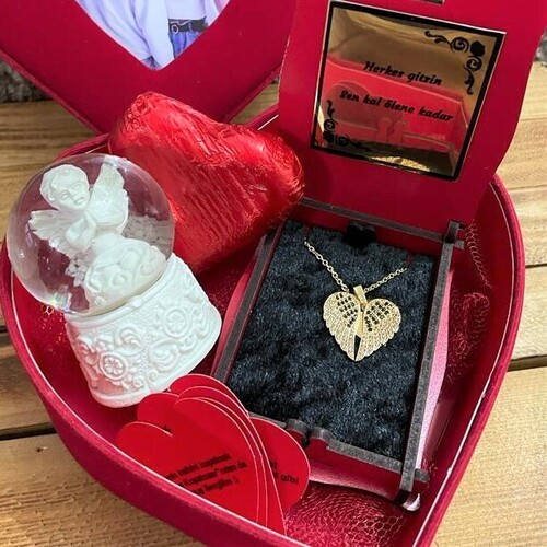 Melek Sevgilim Kar Küreli Kalp Hediye Kutusu