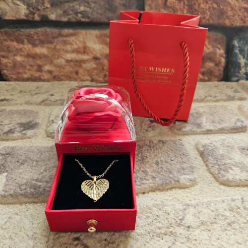 Solmayan Gül Kutusunda Kişiye Özel Melek Kanadı Kolye