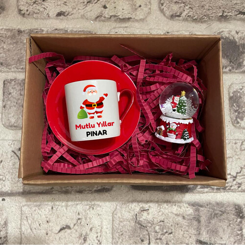 Yılbaşı Hediyesi Kişiye Özel Kırmızı Kahve Fincanı ve Kar Küresi