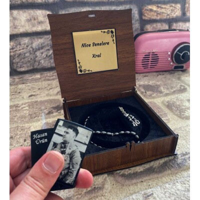 Ahşap Kutulu Resimli Gizli Bölmeli Çakmak ve Hematit Doğal Taş Tespih