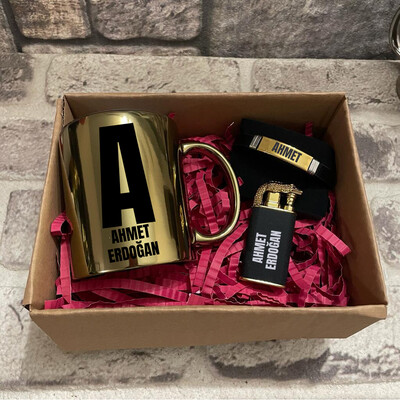 Erkeğe Yılbaşı Hediyesi Gold Set - Kupa Bardak - Çakmak - Bileklik