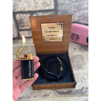 Kişiye Özel Ahşap Kutulu Timsah Çakmak ve Şık Tespih Seti